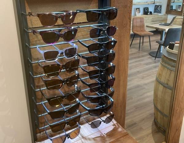 Boutique de lunettes de soleil à Bagard
