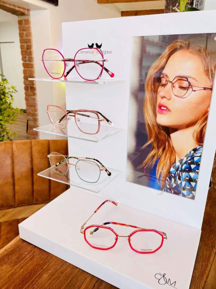 Magasin de lunettes à Bagard